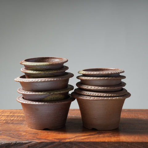 Mitunobu Ito Ash-Tinged Hat-Rimmed Round Bonsai Pot - Bonsaify