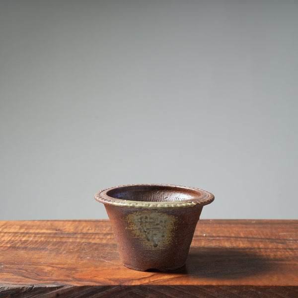 Mitunobu Ito Ash-Tinged Hat-Rimmed Round Bonsai Pot - Bonsaify