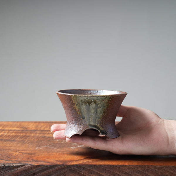 Mitunobu Ito Ash-Tinged Tripod Stand Pot - Bonsaify