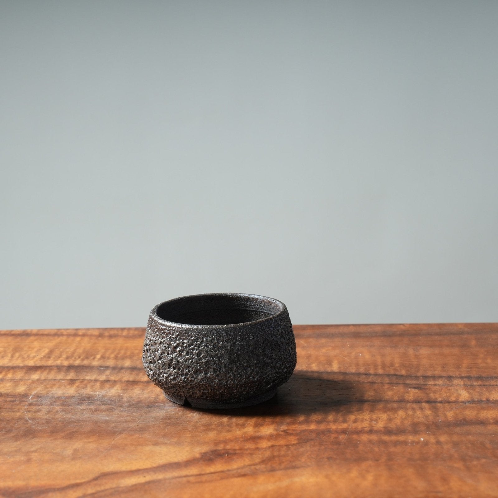 Arakawa "Black Lava Tea Cup" Bonsai Pot - Bonsaify