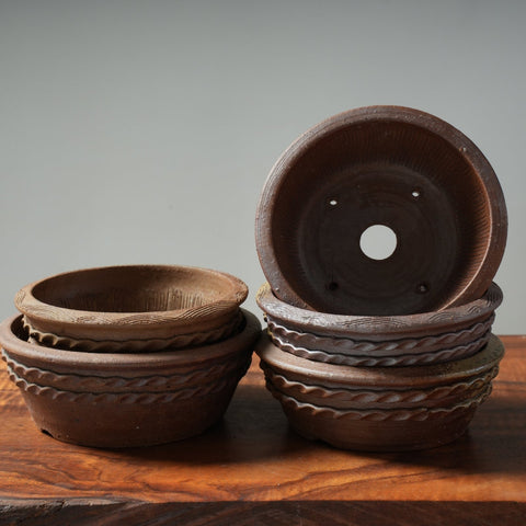 Mitunobu Ito Ash-Tinged Rope Motif Round Medium Bonsai Pot - Bonsaify