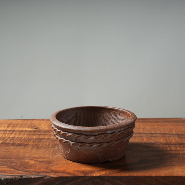 Mitunobu Ito Ash-Tinged Rope Motif Round Medium Bonsai Pot - Bonsaify