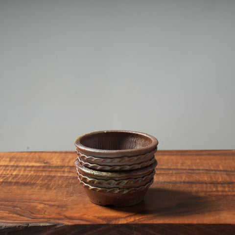 Mitunobu Ito Ash-Tinged Rope Motif Round Small Bonsai Pot - Bonsaify