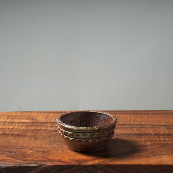 Mitunobu Ito Ash-Tinged Rope Motif Round Small Bonsai Pot - Bonsaify