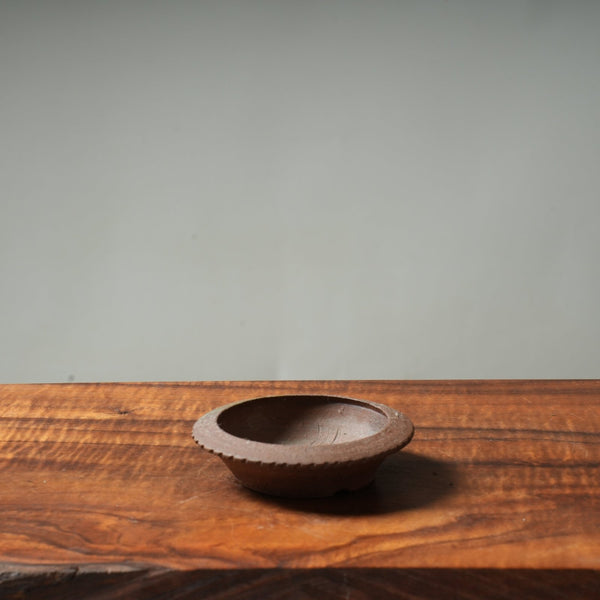 Mitunobu Ito Ash-Tinged Small Hat-Rim Shallow Round Bonsai Pot - Bonsaify