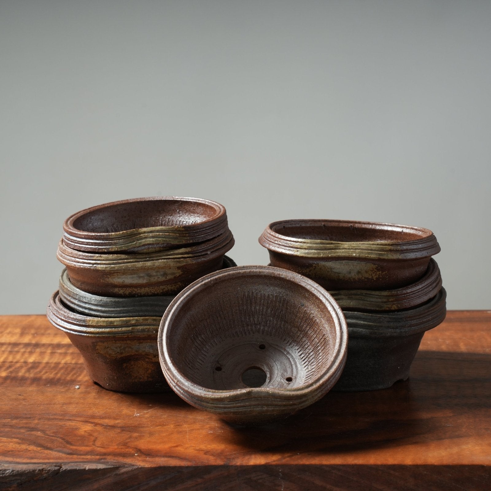 Mitunobu Ito Ash-Tinged Triple-Banded Small Round Bonsai Pot - Bonsaify